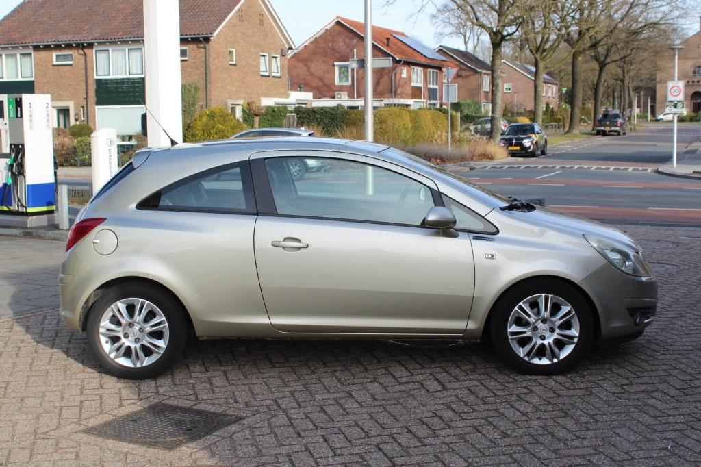 Opel CORSA 1.4-16V COSMO, Auto's, 4 cilinders, Stoelverwarming, Handgeschakeld, 1364 cc