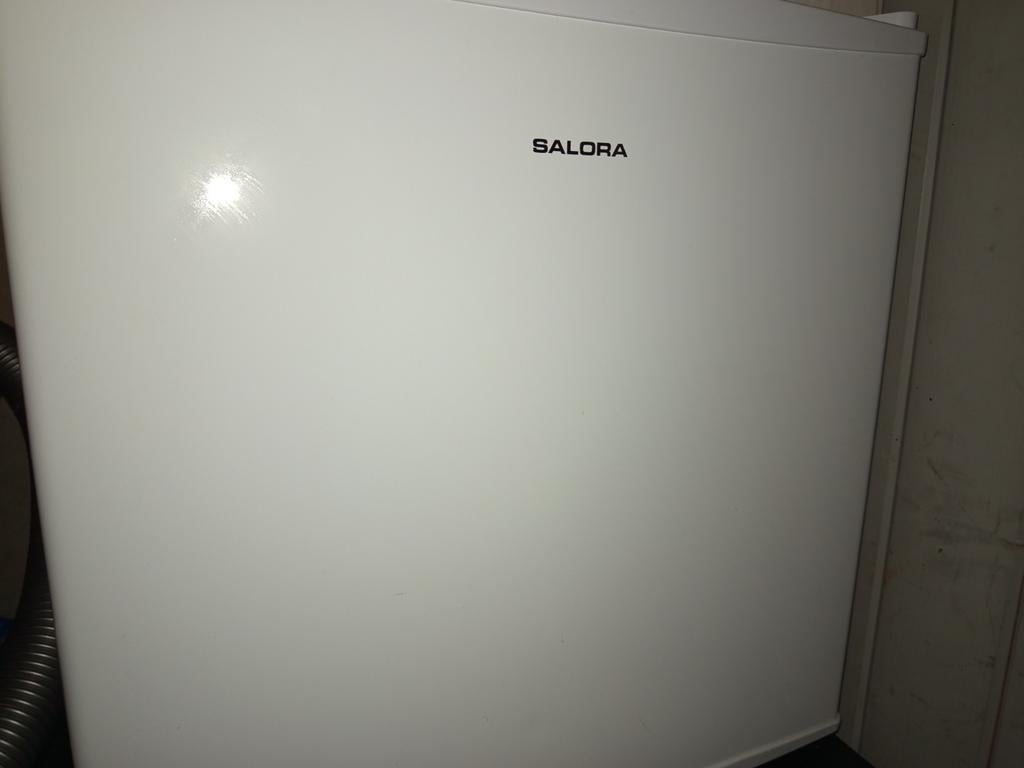 Salora mini koelkast, Ophalen of Verzenden, Minder dan 75 liter, Zonder vriesvak, Gebruikt