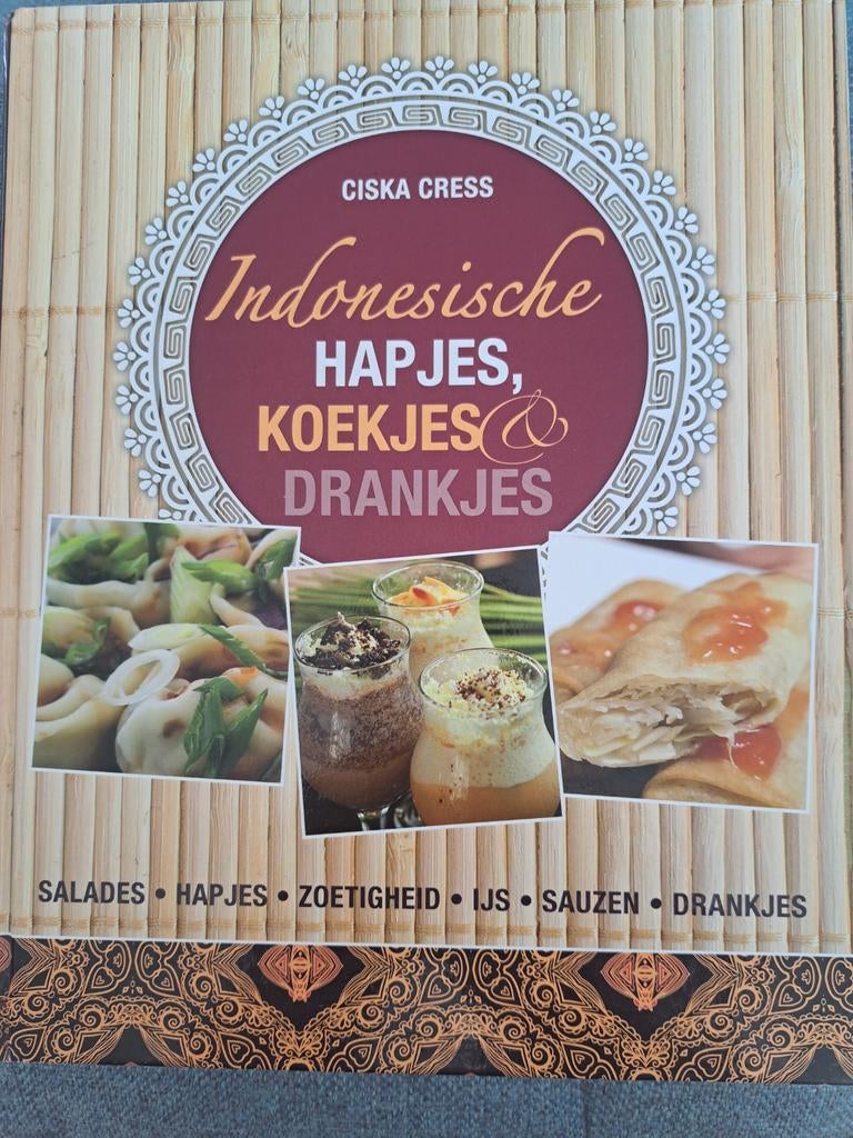 Indonesische Hapjes, Koekjes & Drankjes - Ciska Cress, Boeken, Azië en Oosters, Vegetarisch, Ophalen of Verzenden, Zo goed als nieuw