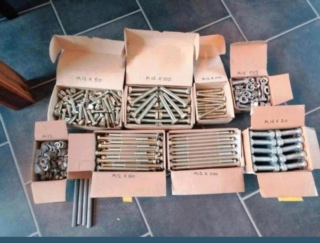Nieuwe M12 en M16 bouten en moeren., Doe-het-zelf en Verbouw, IJzerwaren en Bevestigingsmiddelen, Ophalen of Verzenden, Nieuw