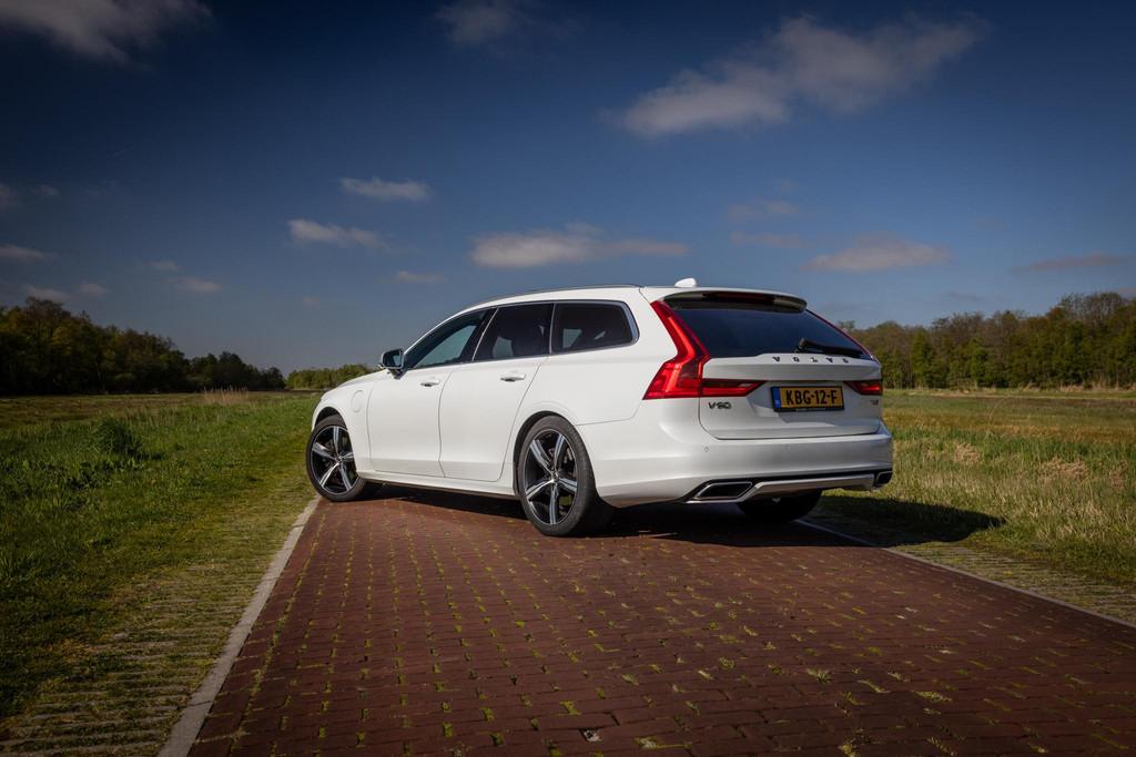 Volvo V90 2.0 T8 AWD R-Design Bowers&Wilkins Panoramadak, Stof, Euro 6, Wit, Plug-in hybride