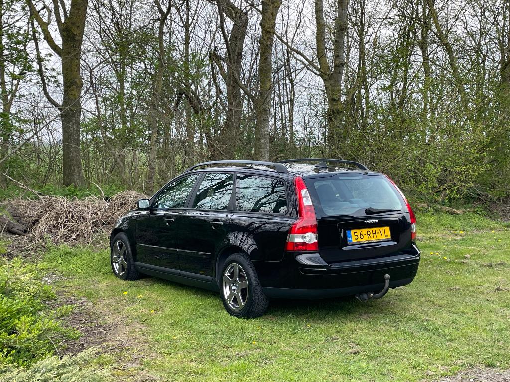Volvo V50 2.4 170PK 2005 Zwart, Voorwielaandrijving, Zwart, 700 kg, Zwart