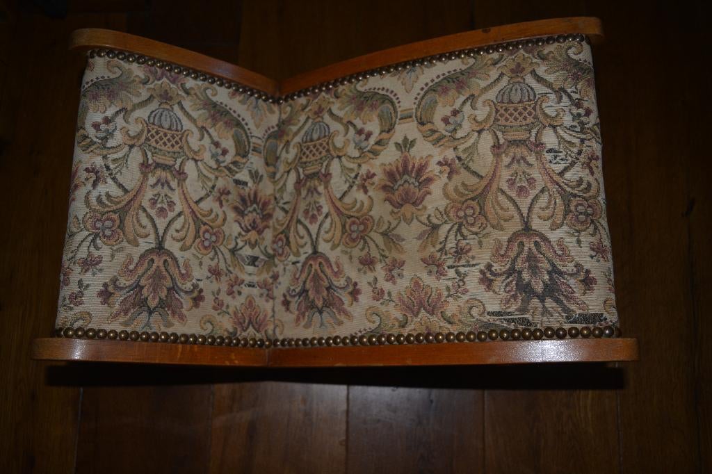 leuk vintage voetenbankje met gobelin stof bekleding, Antiek en Kunst, Curiosa en Brocante, Ophalen of Verzenden