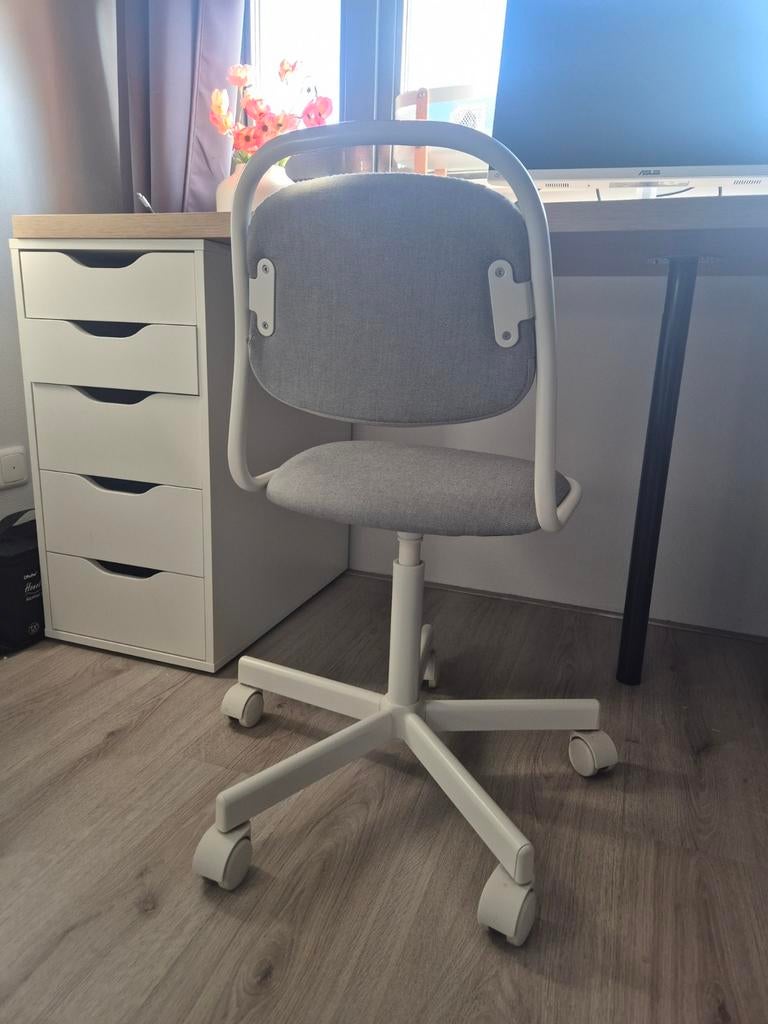 Ikea kinderbureaustoel - grijs/wit ÖRFJÄLL, Huis en Inrichting, Bureaustoelen, Ophalen of Verzenden, Gebruikt, Grijs