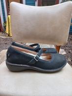 Nieuwe klompjes UGG maat 41, Kleding | Dames, Ophalen of Verzenden, Nieuw, Zwart