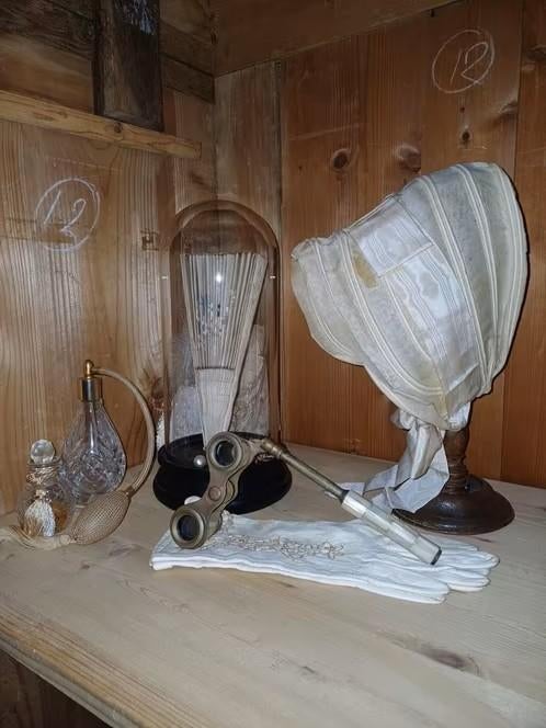 Brocante set:bonnet waaier, handsch., toneelkijker,tasje etc, Ophalen of Verzenden