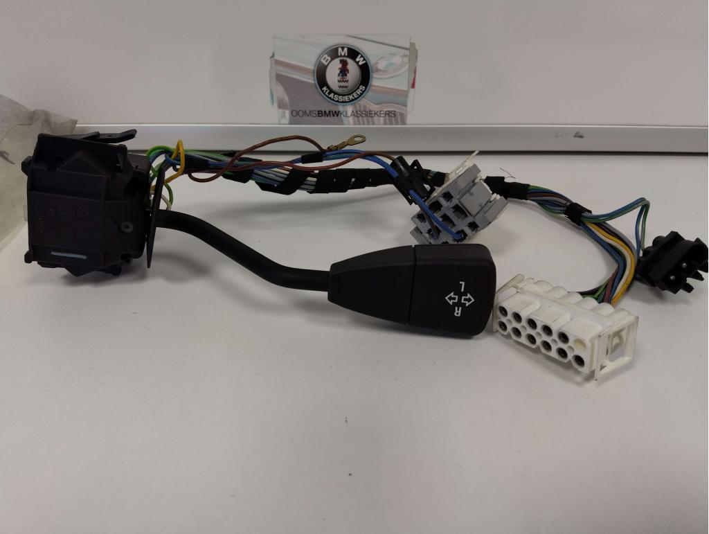 BMW e32 E34 Schakelaar knipperli.-diml.-groot licht NIEUW, Niet ingevuld, Niet ingevuld, Nieuw, Ophalen of Verzenden
