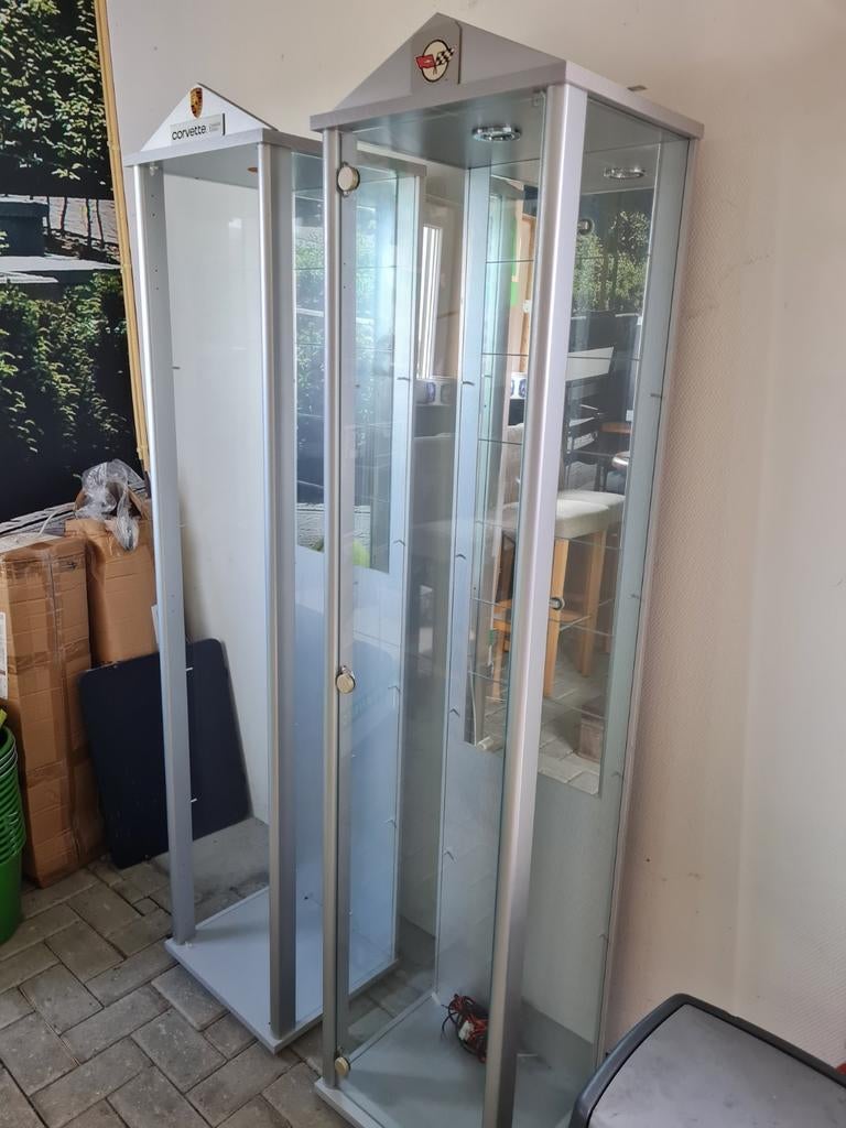 2 maal leuke vitrinekasten, Minder dan 50 cm, Met deur(en), Ophalen of Verzenden, Glas