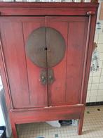 Antieke Chinese Rode Kast met Unieke Sluiting, Ophalen
