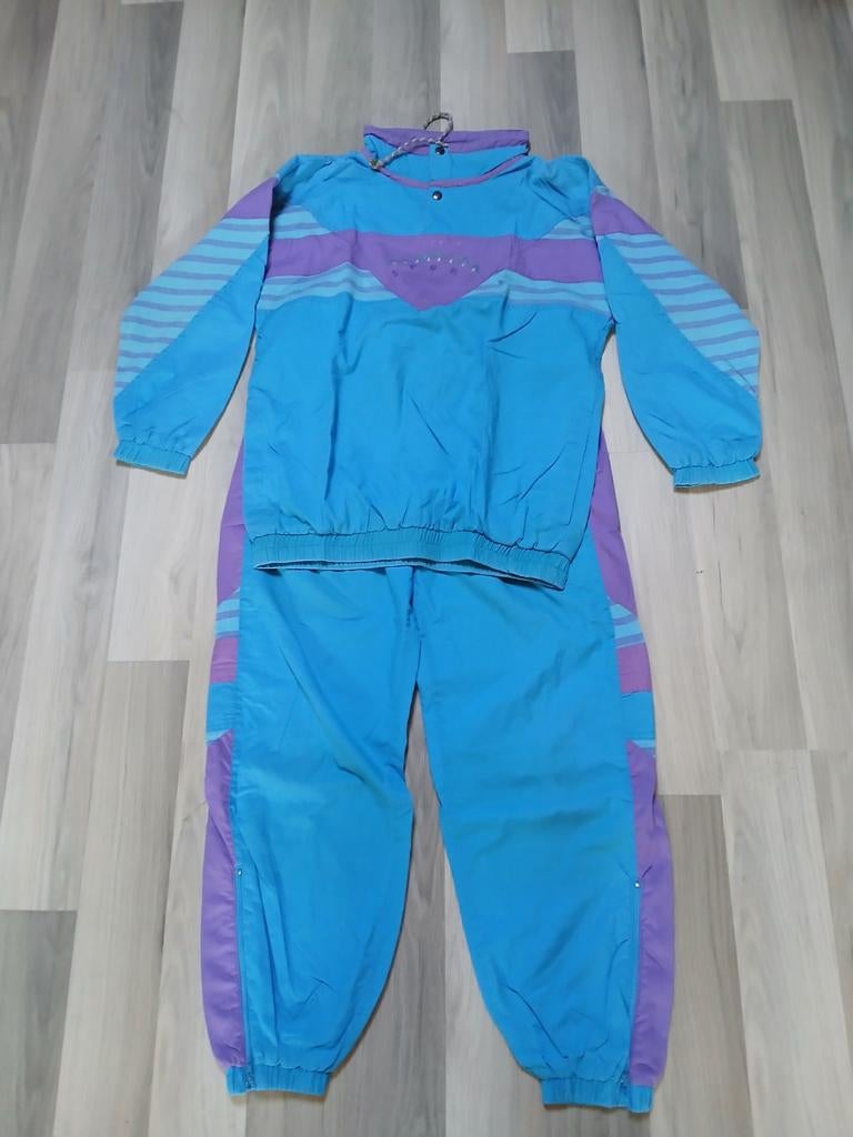 Sportief vrijetijds pak maat 152., Ophalen of Verzenden, Zo goed als nieuw, Sutiono., Meisje