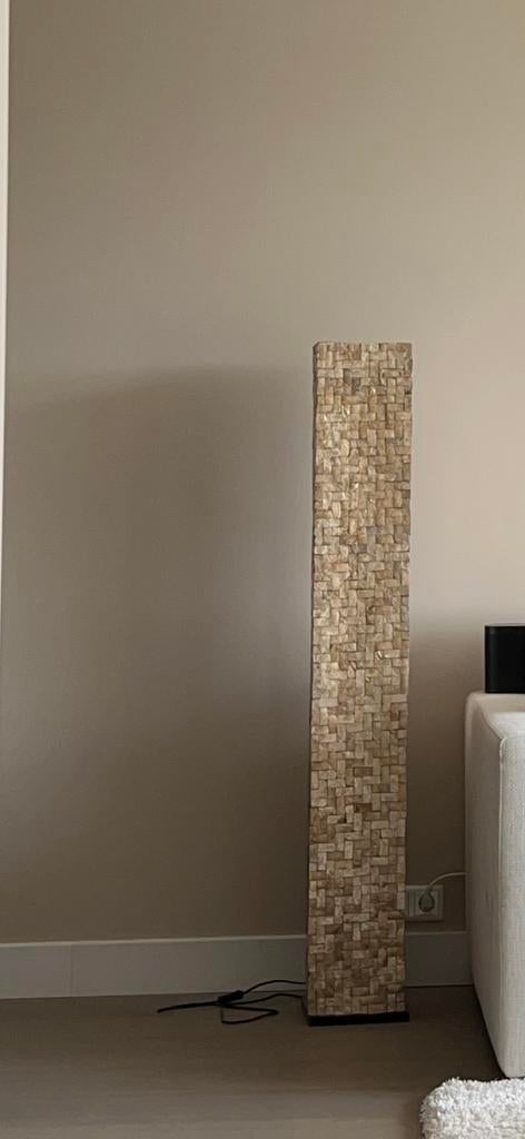 Unieke staande vloerlamp met schelpenmozaïek, Huis en Inrichting, Ophalen, Zo goed als nieuw, Overige materialen, 150 tot 200 cm