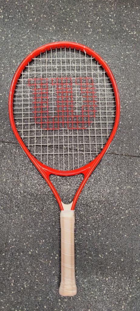 Wilson Kinder Tennisracket - Maat 23, Sport en Fitness, Tennis, Zo goed als nieuw, Wilson, Racket, Ophalen