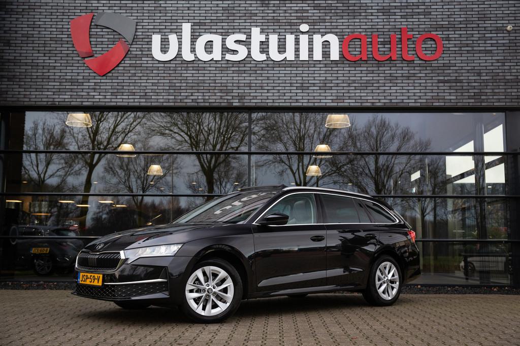 Skoda Octavia Combi 1.5 TSI MHEV Business Edition , Panorama, Stof, 4 cilinders, Zwart, Hybride Elektrisch/Benzine