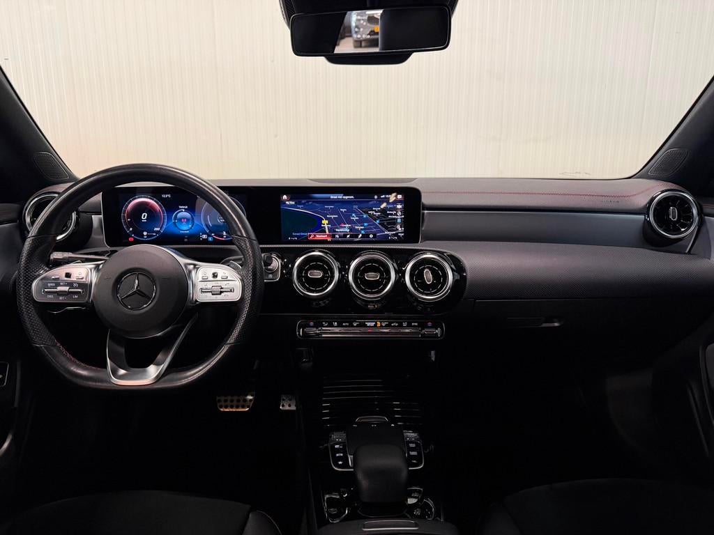 Mercedes-Benz CLA-klasse 200 Premium Plus | NAP | PANO | AMG, Auto's, Mercedes-Benz, CLA, Gebruikt, Euro 6, 4 cilinders