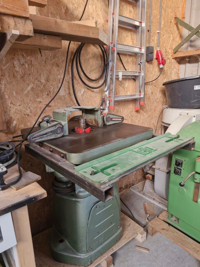 Frommia Stationaire Freesmachine - Compleet met Accessoires, Doe-het-zelf en Verbouw, Gereedschap | Freesmachines, Ophalen, Gebruikt