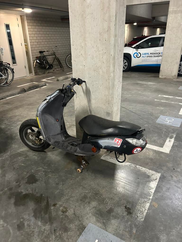 vivacity brom frame met 123, Fietsen en Brommers, Brommeronderdelen | Scooters, Ophalen of Verzenden, Zo goed als nieuw, Peugeot