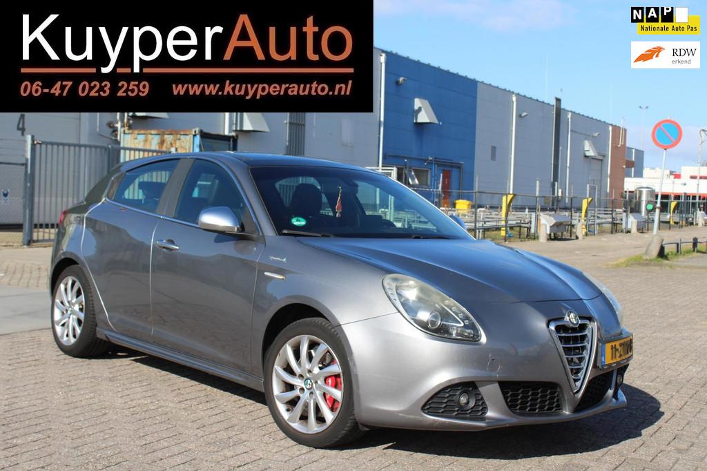 Alfa Romeo Giulietta 1.4 T Business Executive automaat NAP v, Auto's, Alfa Romeo, Euro 5, 4 cilinders, Lichtsensor, Bedrijf