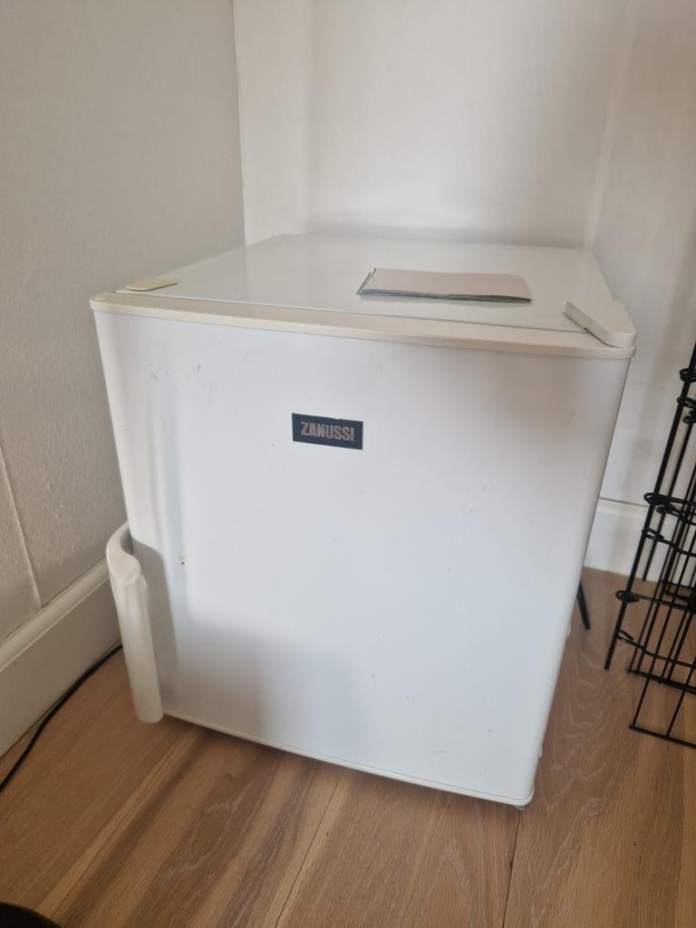 Zanussi vriezer - Compact en handig, Vrieskast, Gebruikt, Minder dan 85 cm, Minder dan 60 cm