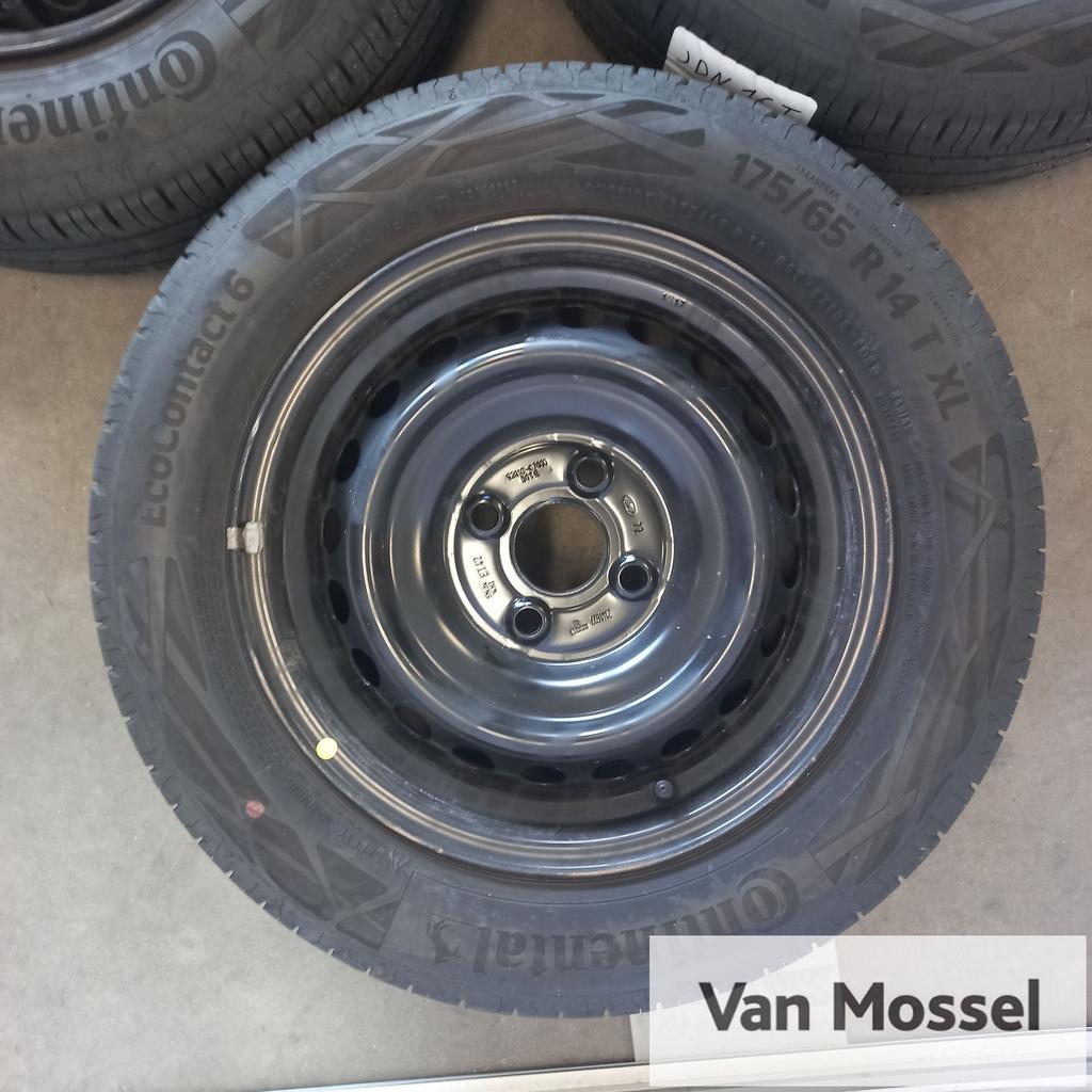 Hyundai I10 Continental Eco Contact 6 175/65/R14 86T, Auto-onderdelen, Banden en Velgen, 14 inch, Gebruikt, -, 175 mm