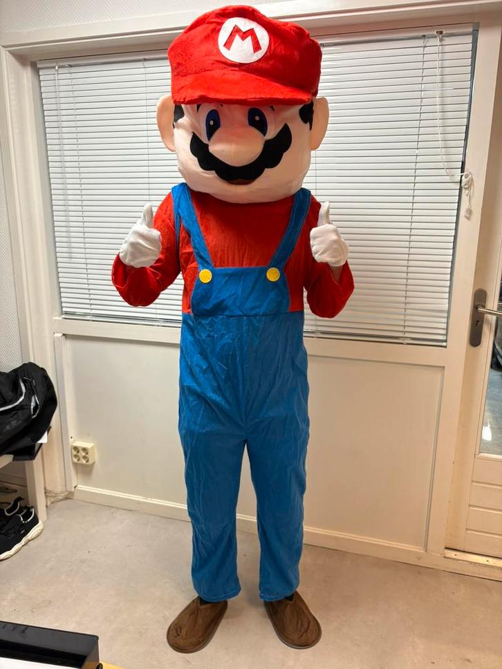 Mascotte pakken te huur mario stitch pikachu tom en jerry, Hobby en Vrije tijd, Feestartikelen | Verhuur, Zo goed als nieuw, Verjaardag