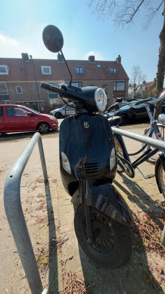 Zwarte BTC Riva 2019, Fietsen en Brommers, Brommers | Vespa, Gebruikt, Overige modellen, Ophalen