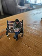 Lemax mensen op bankje - Kerstdorp figuren, Verzamelen, Ophalen of Verzenden