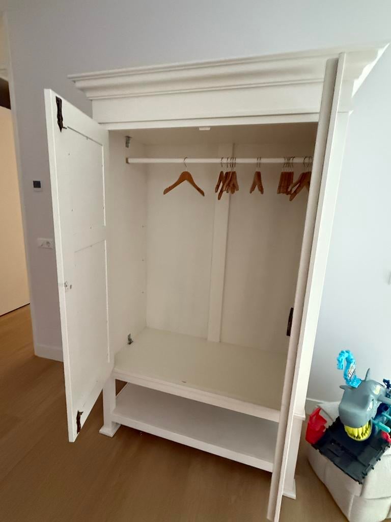 Mooie crème kast van Babypark, Zo goed als nieuw, 150 tot 200 cm, 25 tot 50 cm, Overige houtsoorten