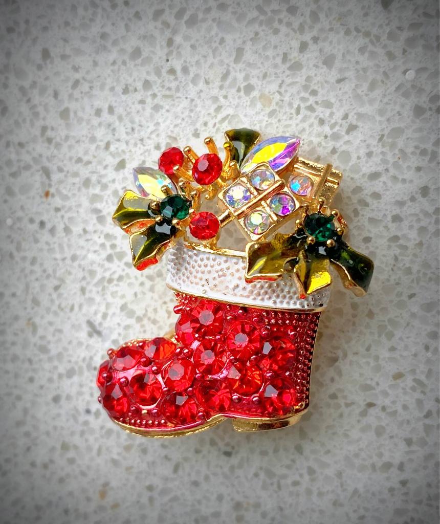 flonkerende Kerstbroche Kerstlaars strass / kristal broche, Sieraden, Tassen en Uiterlijk, Broches, Overige materialen, 4 tot 7 cm