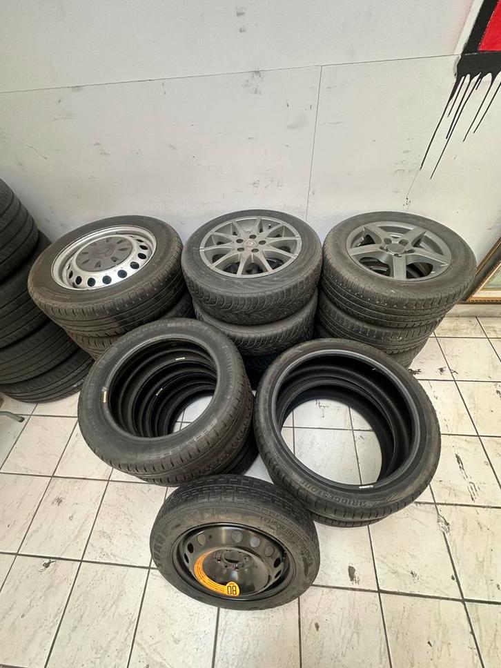 Schuuropruiming diverse velgensets banden Vito Polo BMW AUDI, Auto diversen, Autosport-onderdelen, Zo goed als nieuw, Ophalen of Verzenden