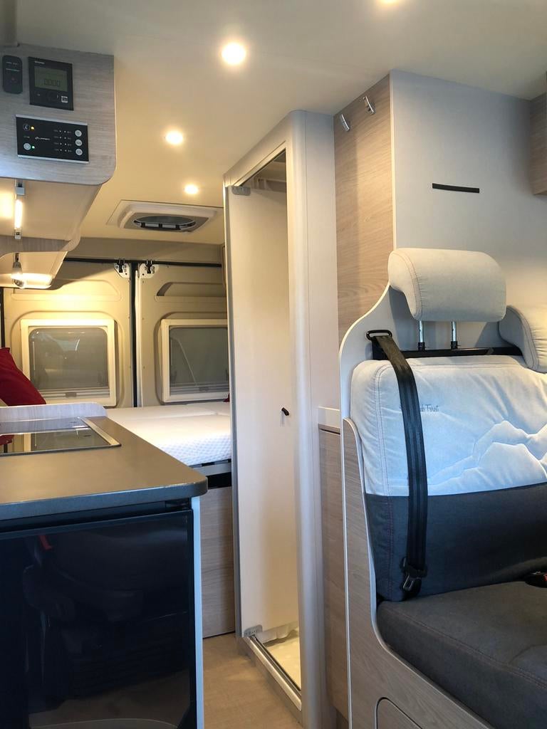Caravans And Camping Fraaie