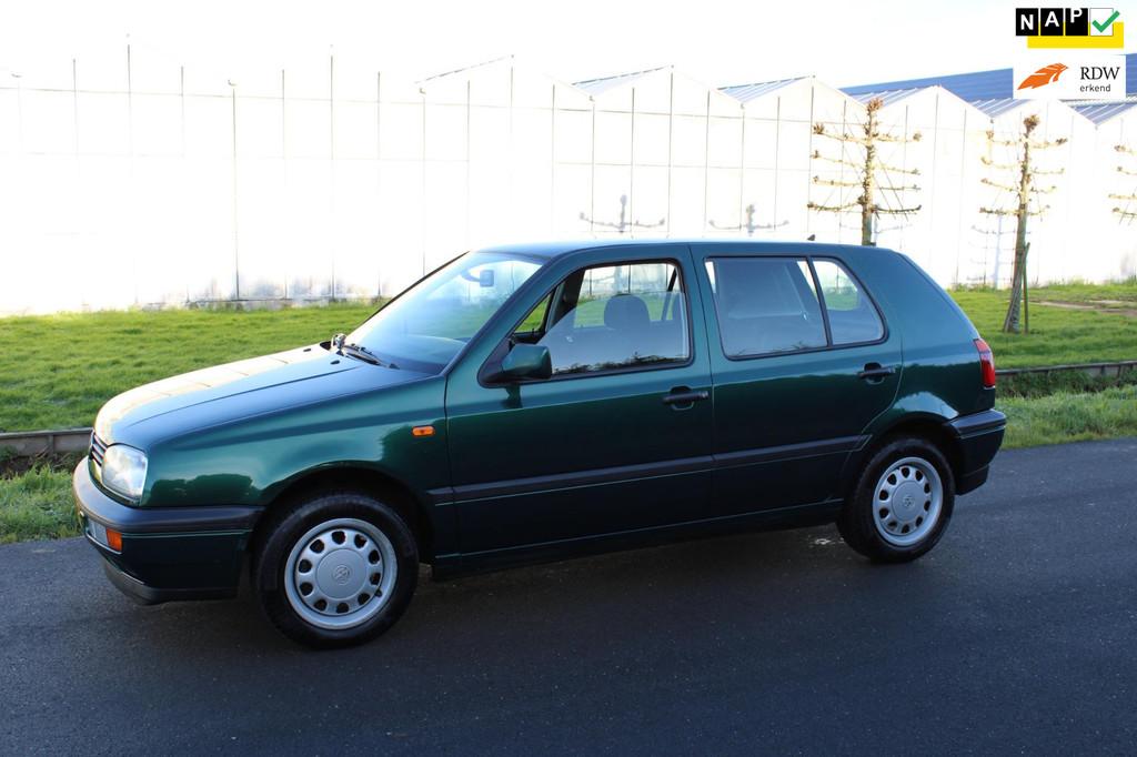 Volkswagen Golf 1.6 Milestone 1e Eigenaar Originele km stand, Auto's, Voorwielaandrijving, 4 cilinders, Origineel Nederlands, Handgeschakeld