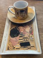 Klimt 'De Kus' espresso kop en schotel met dienblad, Keramiek, Ophalen of Verzenden, Zo goed als nieuw, Overige stijlen