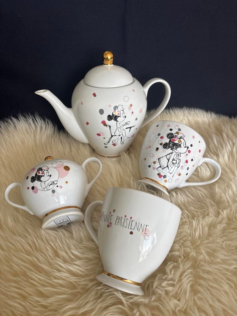 Minnie Parisienne theepot met suikerpot en twee mokken, Ophalen of Verzenden, Mickey Mouse, Nieuw, Servies