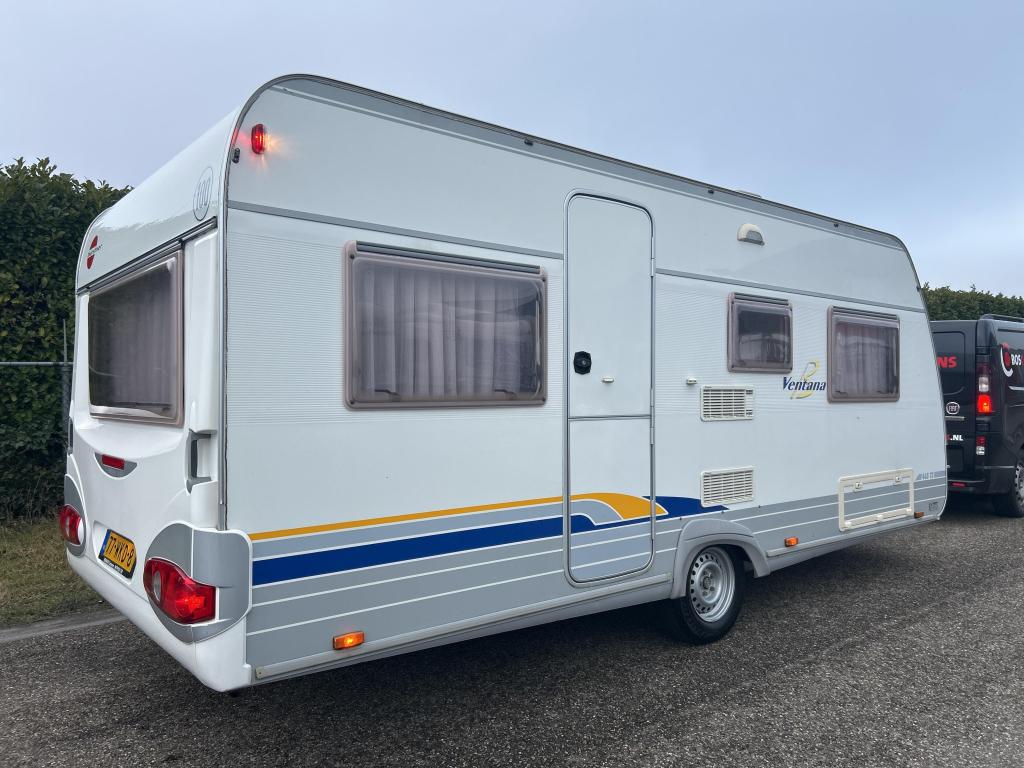 Bürstner 465 TS VENTANA RONDZIT VAST BED VOORTENT, Weststraße 33 77694 Kehl, Duitsland, Rondzit, Bürstner GmbH & Co. KG, Info@buerstner.com