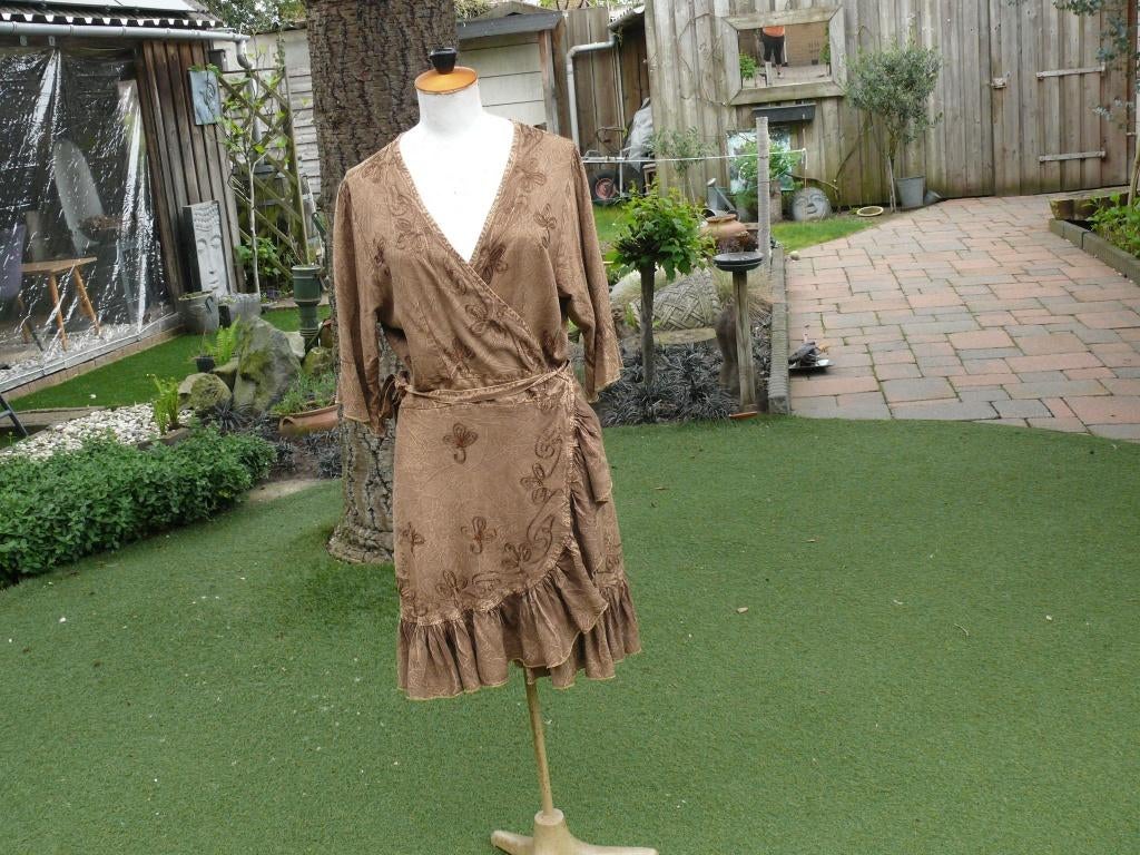 AGUAS BLANCAS IBIZA jurkje maat M als nieuw, Kleding | Dames, Jurken, Maat 38/40 (M), Bruin, Ophalen of Verzenden, Zo goed als nieuw