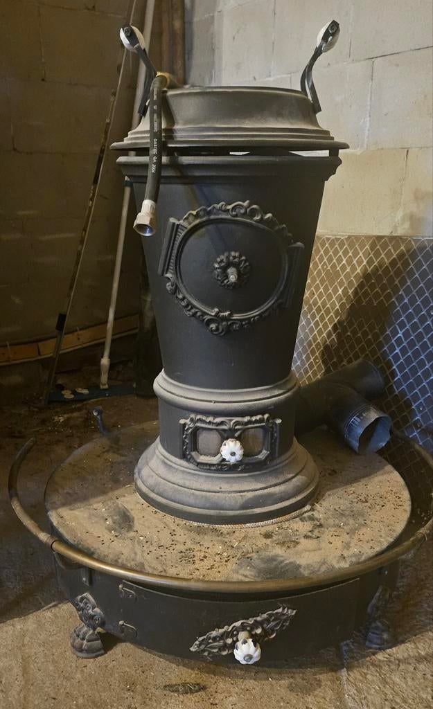 Antieke gietijzeren gaskachel, Huis en Inrichting, Ophalen, Gebruikt, Gas, Vrijstaand