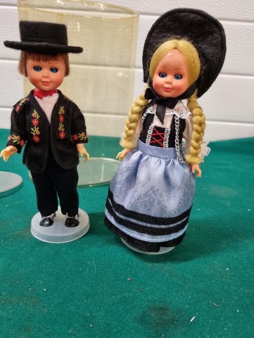 poppen souvenir stel kledendracht, Verzamelen, Poppen, Ophalen of Verzenden, 'T Olde Gre-j, Info@toldegrej.nl, Endepoelstraat 20f Didam