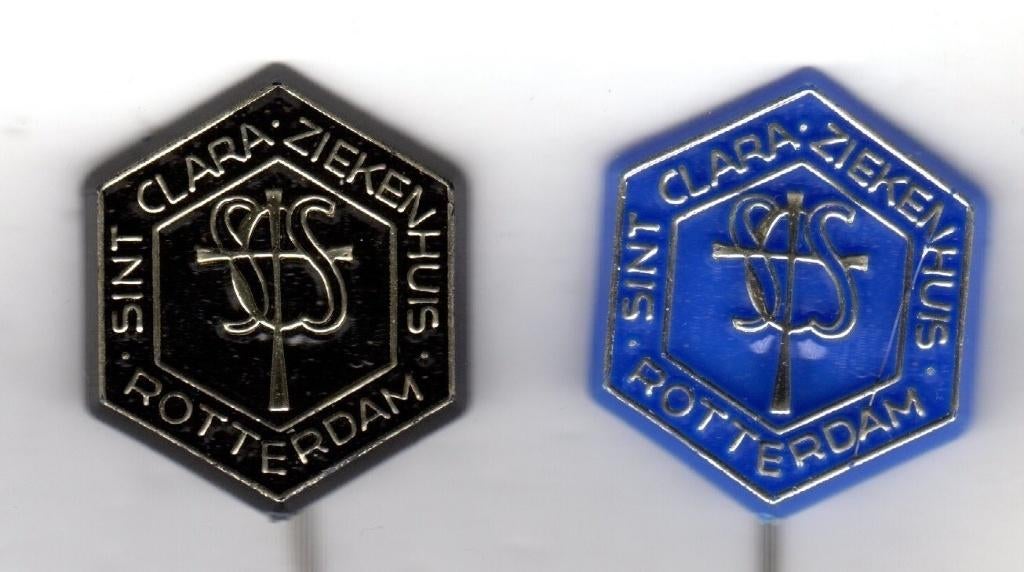 2 speldjes SINT CLARA ZIEKENHUIS ROTTERDAM BLAUW EN GROEN!, Verzamelen, Speldjes, Pins en Buttons, Ophalen of Verzenden, Gebruikt