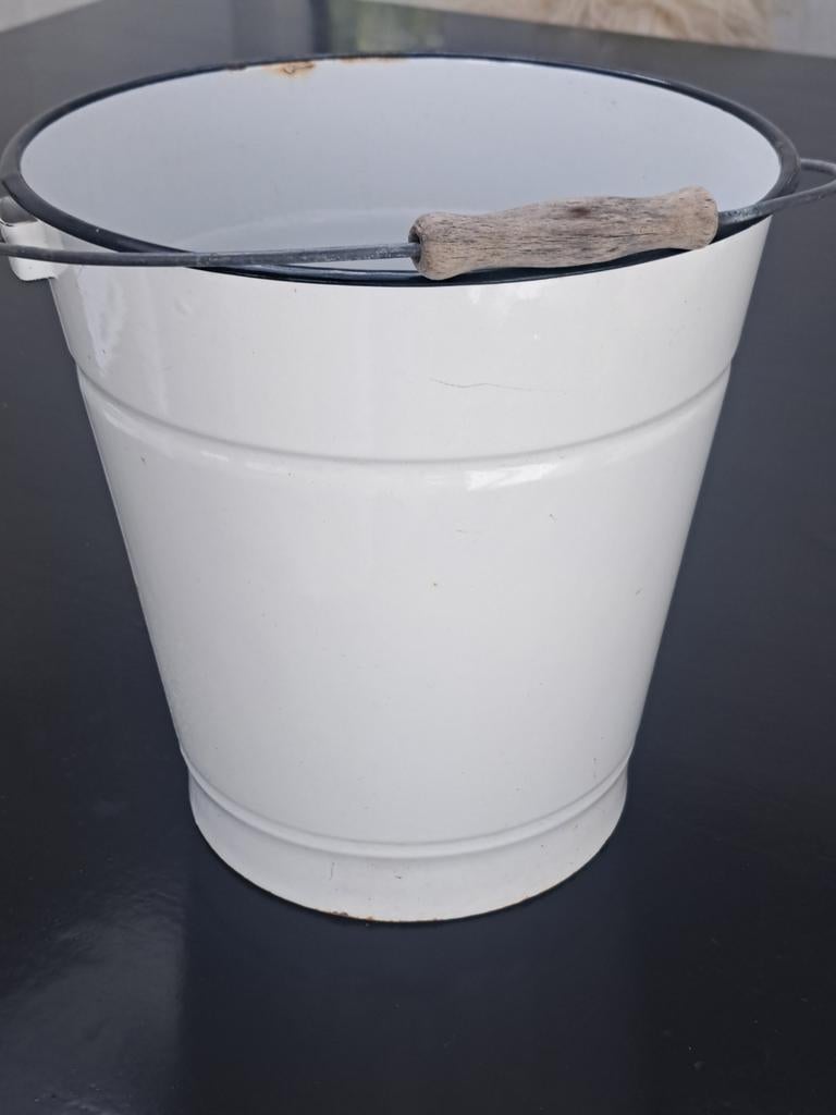 vintage witte geëmailleerde emmer, Ophalen