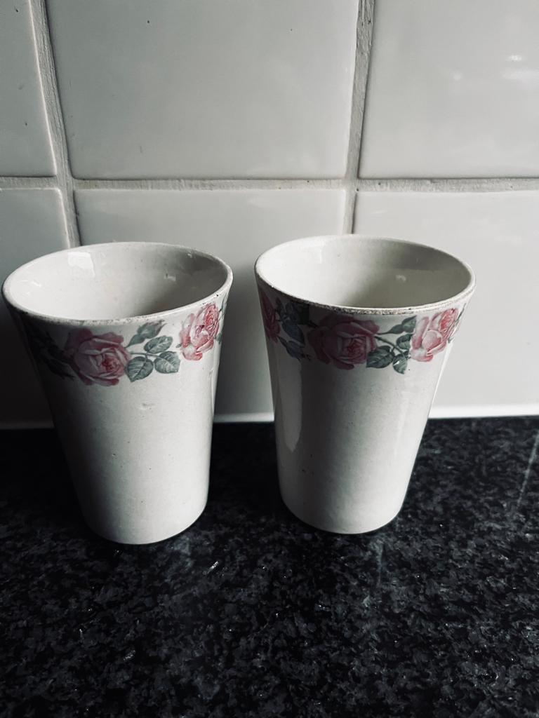 2 antieke bekers Société Céramique Maastricht roze bloemetje, Ophalen of Verzenden