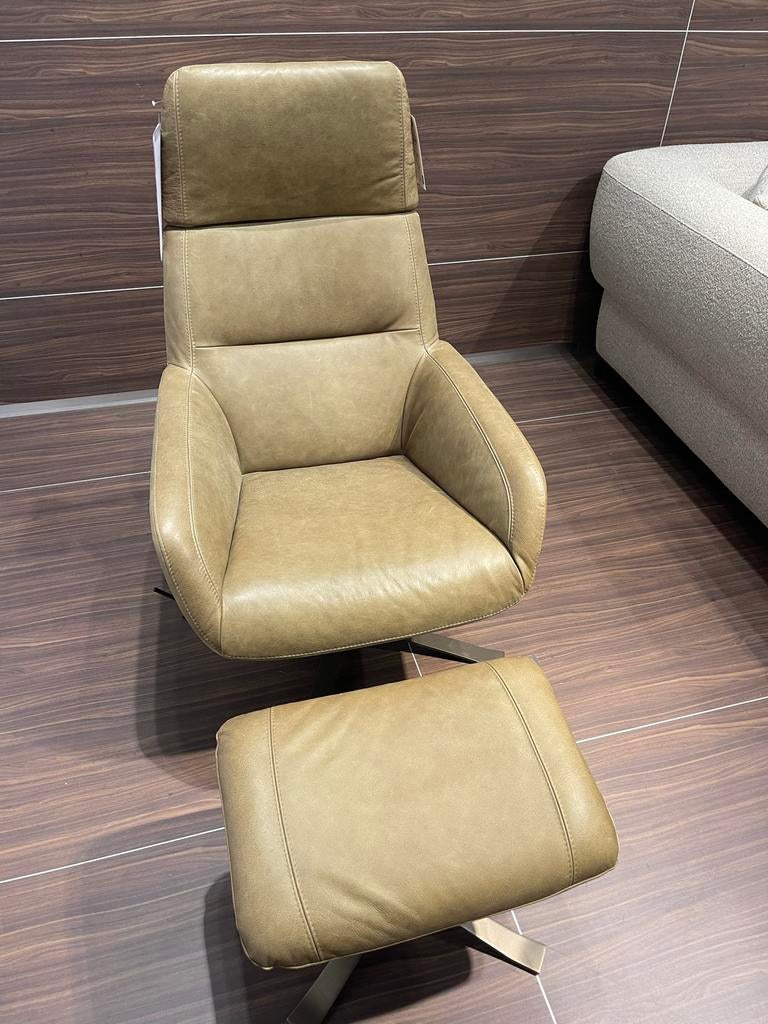Relaxfauteuil Montèl met voetenbank - Mechanisch kantelbaar, Ophalen of Verzenden, Zo goed als nieuw, Leer, 75 tot 100 cm