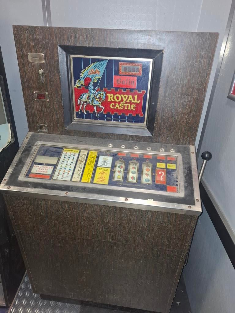 Vintage Bally Royal Castle fruitautomaat, Ophalen, Niet van toepassing voor vintage apparatuur, Gebruikt, Bally Manufacturing Corporation