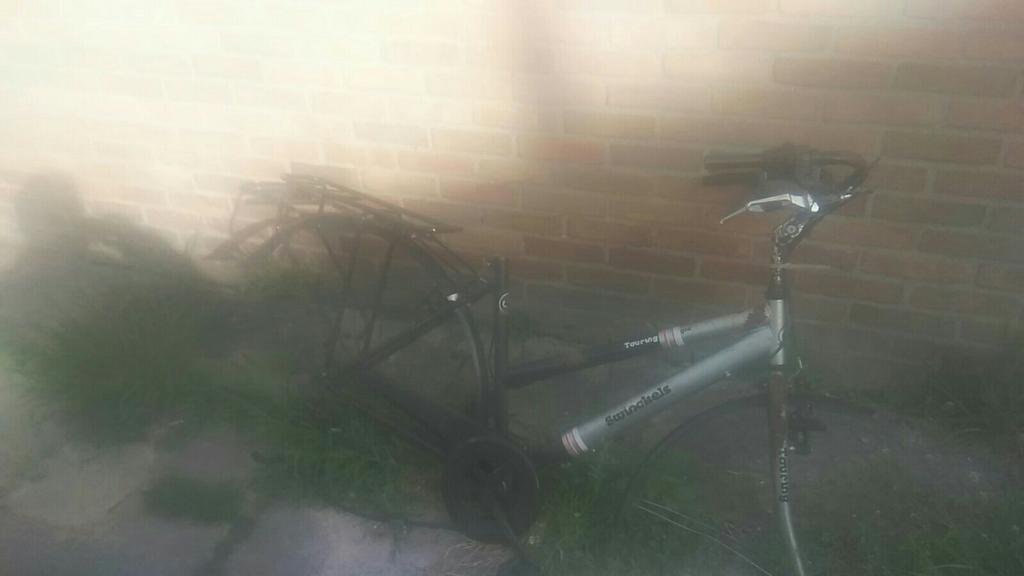 Gratis fiets zonder wielen/ ijzer / metaal, Ophalen, Gebruikt