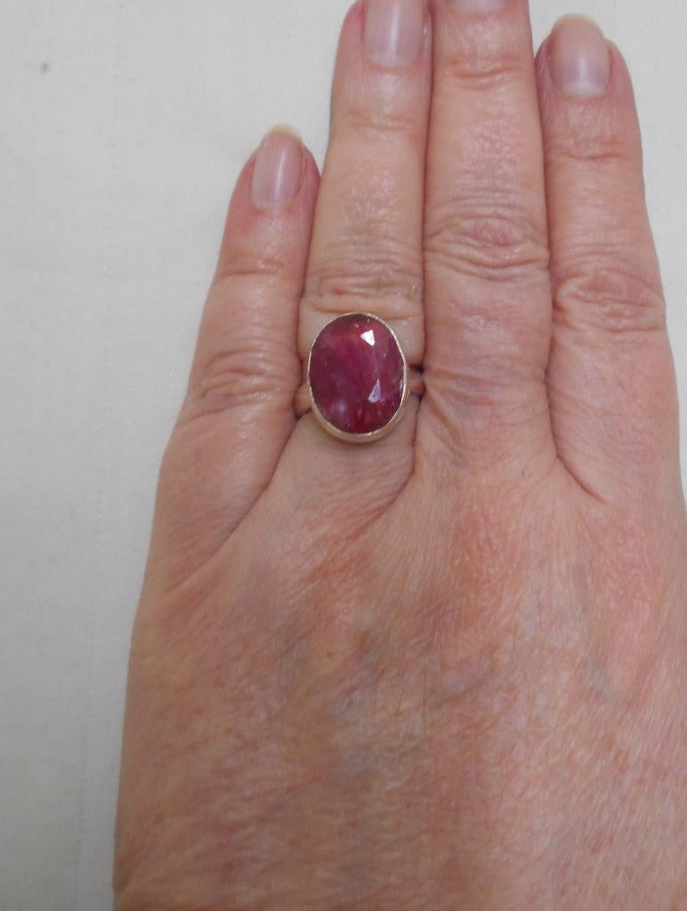 Zilveren ring met rode steen maat 16.5 nr.2097