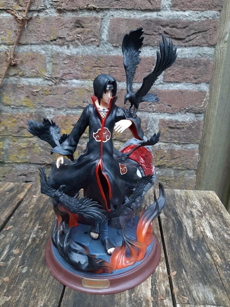 Naruto Itachi Uchiha actiefiguur met raven beeld, Ophalen of Verzenden, Zo goed als nieuw