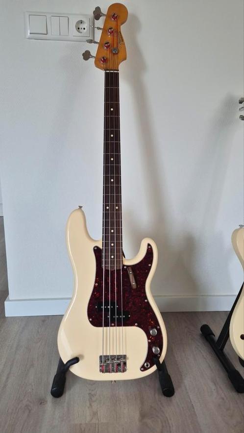 Fender vintera ii 60's precision bass, Muziek en Instrumenten, Snaarinstrumenten | Gitaren | Bas, Zo goed als nieuw, Ophalen