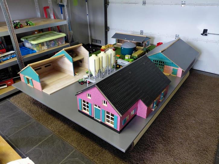 Kids Globe Houten Stal 1:32 met Woonhuis, Kinderen en Baby's, Speelgoed | Poppenhuizen, Zo goed als nieuw, Toebehoren, Ophalen of Verzenden