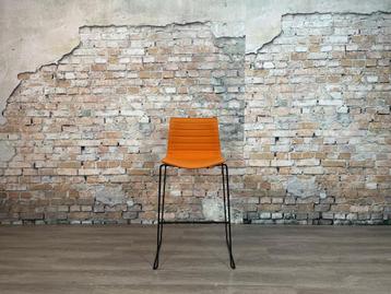 Meerdere Arper Catifa 46 bar stool  bij TheReSales beschikbaar voor biedingen