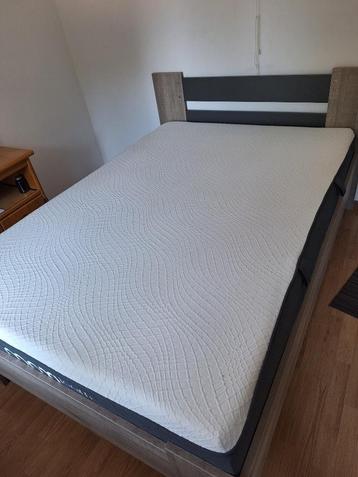 Maxi Foam Matras 140 x 200 + Matrasbeschermer ZGAN beschikbaar voor biedingen