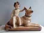 Groot vintage beeld jong kind en hond gesigneerd, Ophalen
